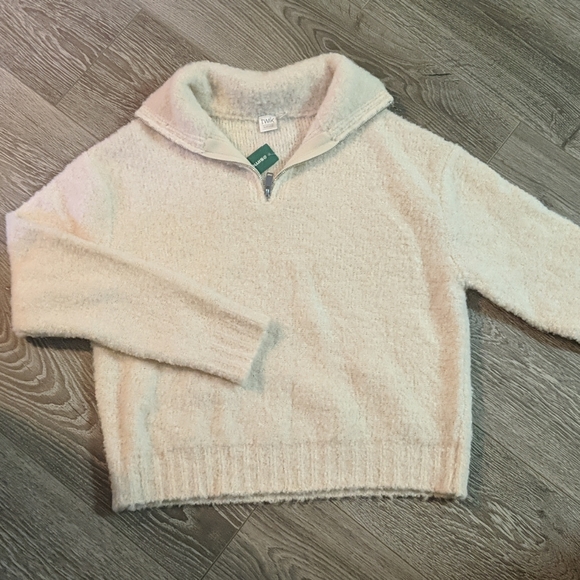 Simons | Fuzzy Half Zip Sweater 🤍 - Picture 1 of 4
